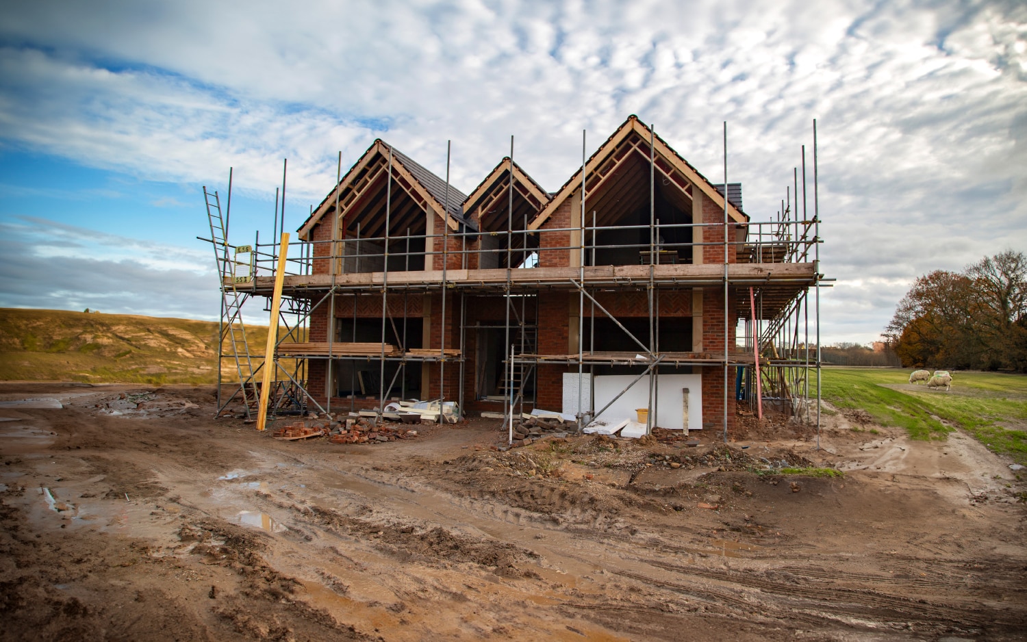 Phil Syms - High-End Dwelling with Intricately Constructed Timber Roof